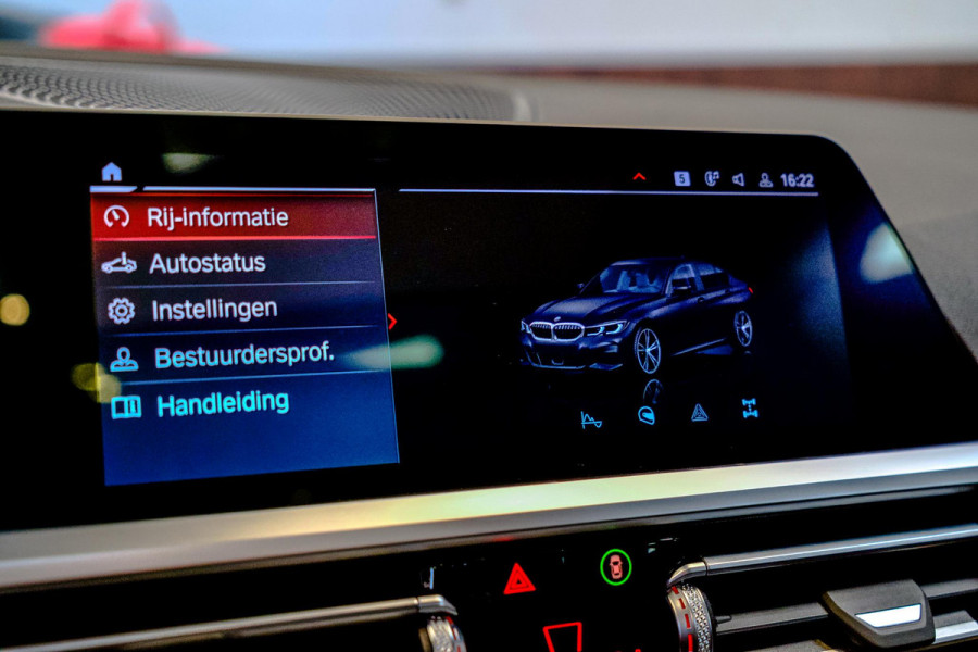 BMW 3-serie 330i High Executive M-Sport|Schuifdak|Laser|Elektr.Stoelen|