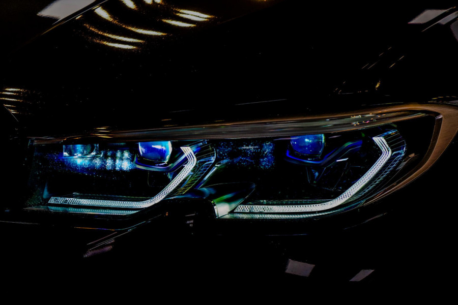 BMW 3-serie 330i High Executive M-Sport|Schuifdak|Laser|Elektr.Stoelen|