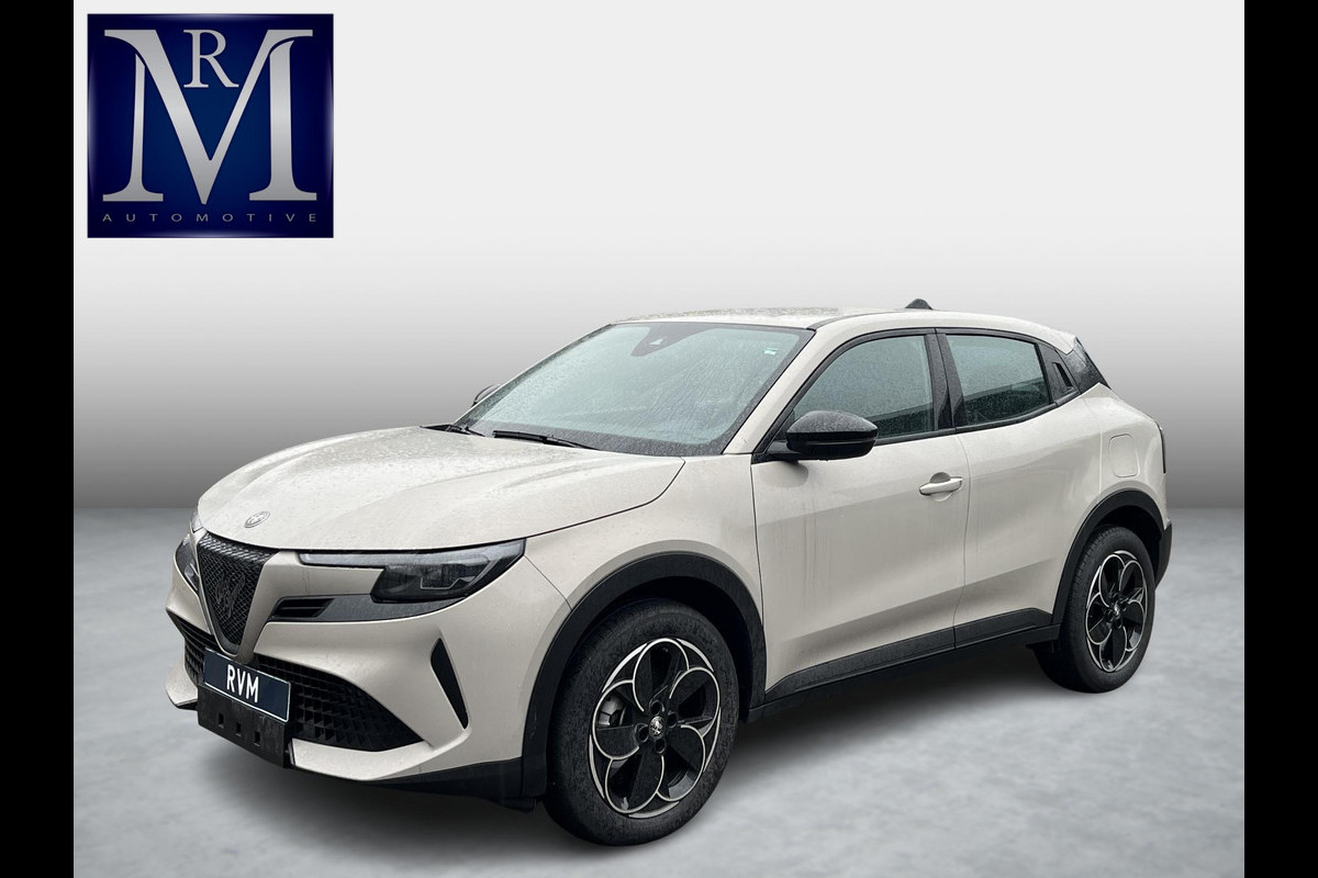 Alfa Romeo junior Elettrica 54 kWh 15.000KM!! | FABRIEKSGARANTIE | APPLE CARPLAY| ANDROID AUTO| UNIEKE KLEUR! | ADAPTIVE CRUISE CONTROL|