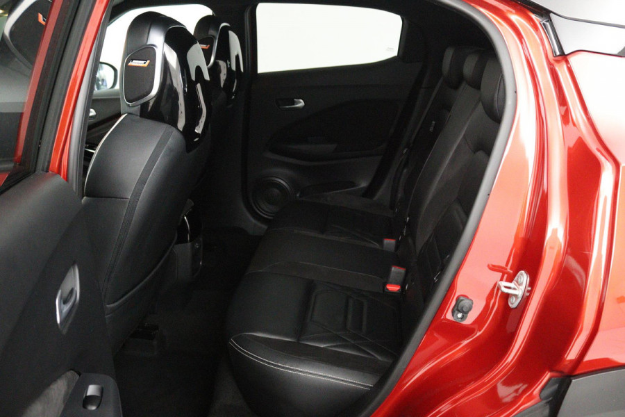 Nissan Juke 1.0 DIG-T Premiere Edition (STOELVERWARMING, ACHTERUITRIJCAMERA, NAVIGATIE, ADAPTIEVE CRUISE, PARKEERSENSOREN)