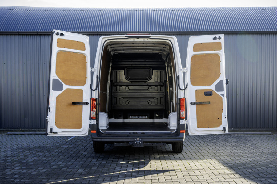 Volkswagen Crafter 2.0 TDI L3H3 Trendline | Facelift | 140PK | Carplay | Navi | Cruise | Airco | Trekhaak