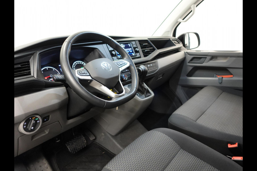 Volkswagen Transporter 2.0 150PK L2H1 Highline Automaat Dubbele Cabine Airco  Navi Parkeersensoren Camera Trekhaak Carplay