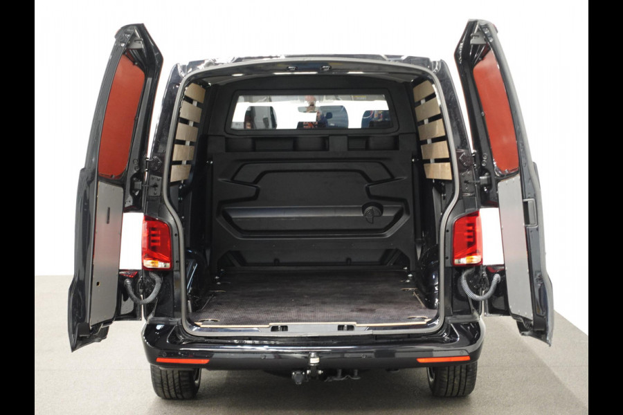 Volkswagen Transporter 2.0 150PK L2H1 Highline Automaat Dubbele Cabine Airco  Navi Parkeersensoren Camera Trekhaak Carplay