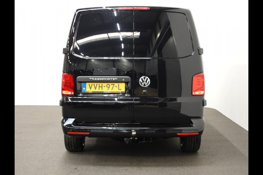 Volkswagen Transporter 2.0 150PK L2H1 Highline Automaat Dubbele Cabine Airco  Navi Parkeersensoren Camera Trekhaak Carplay