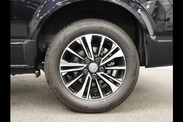 Volkswagen Transporter 2.0 150PK L2H1 Highline Automaat Dubbele Cabine Airco  Navi Parkeersensoren Camera Trekhaak Carplay