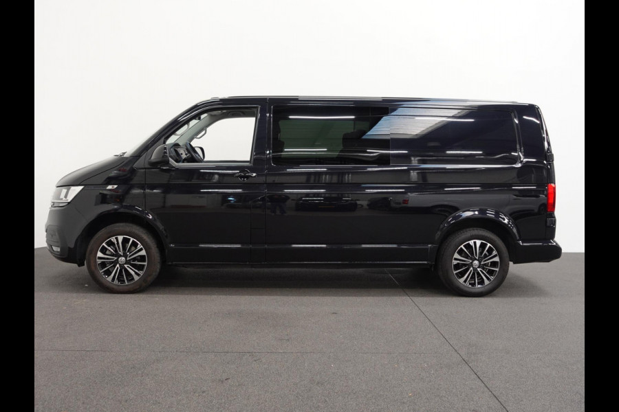 Volkswagen Transporter 2.0 150PK L2H1 Highline Automaat Dubbele Cabine Airco  Navi Parkeersensoren Camera Trekhaak Carplay