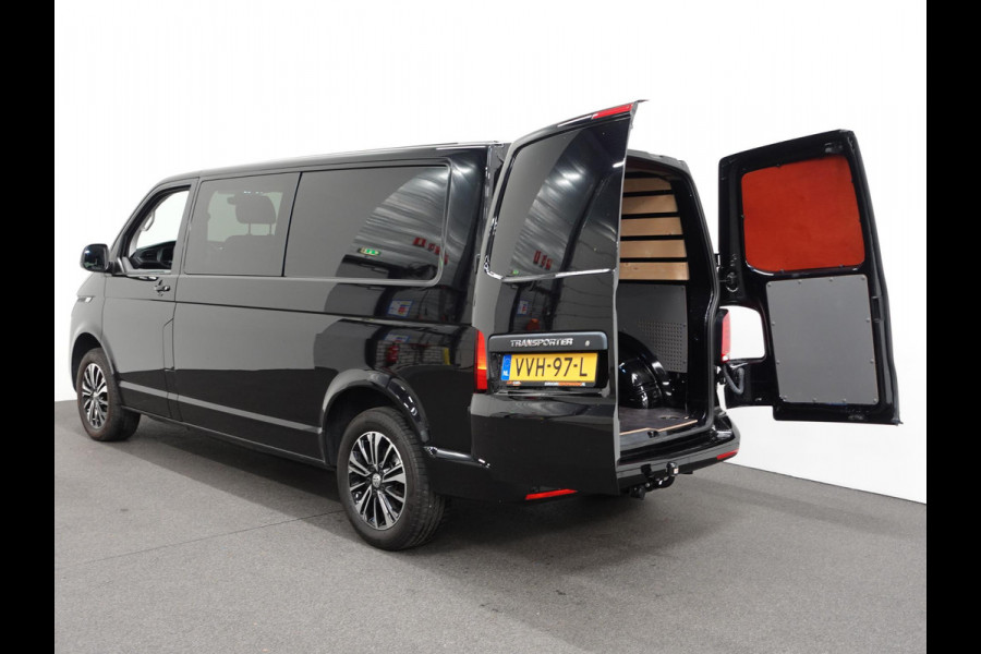 Volkswagen Transporter 2.0 150PK L2H1 Highline Automaat Dubbele Cabine Airco  Navi Parkeersensoren Camera Trekhaak Carplay