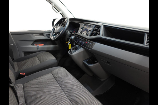 Volkswagen Transporter 2.0 150PK L2H1 Highline Automaat Dubbele Cabine Airco  Navi Parkeersensoren Camera Trekhaak Carplay