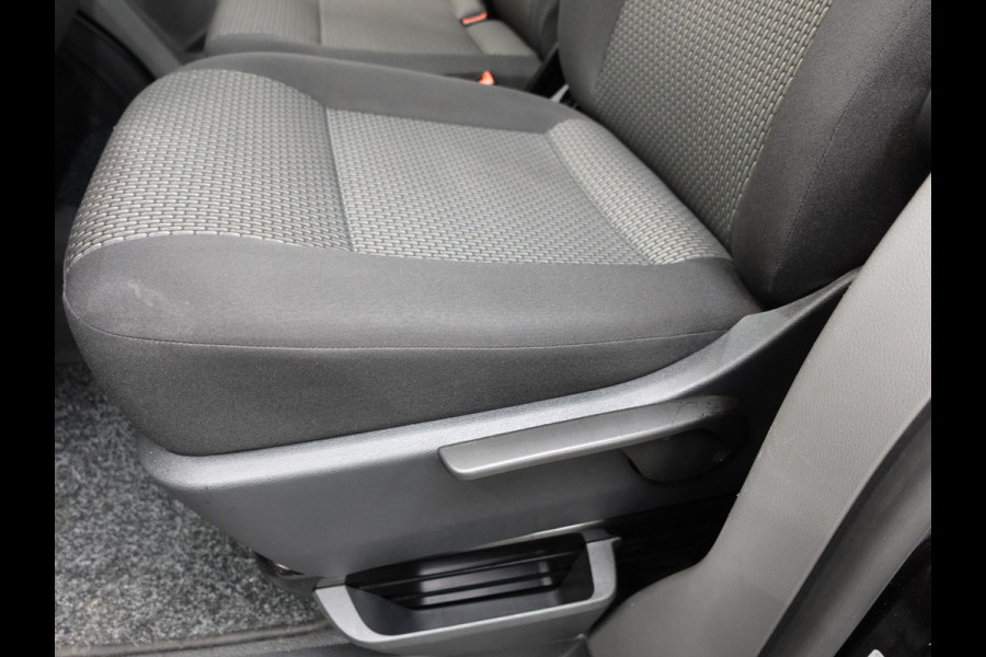 Volkswagen Transporter 2.0 150PK L2H1 Highline Automaat Dubbele Cabine Airco  Navi Parkeersensoren Camera Trekhaak Carplay