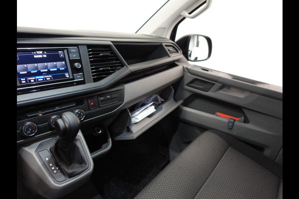 Volkswagen Transporter 2.0 150PK L2H1 Highline Automaat Dubbele Cabine Airco  Navi Parkeersensoren Camera Trekhaak Carplay