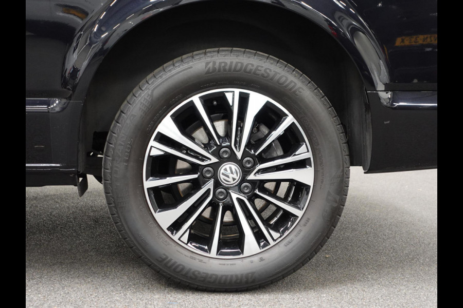 Volkswagen Transporter 2.0 150PK L2H1 Highline Automaat Dubbele Cabine Airco  Navi Parkeersensoren Camera Trekhaak Carplay