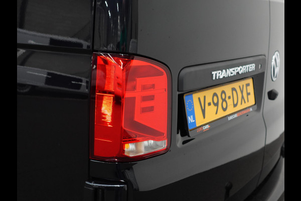 Volkswagen Transporter 2.0 150PK L2H1 Highline Automaat Dubbele Cabine Airco  Navi Parkeersensoren Camera Trekhaak Carplay