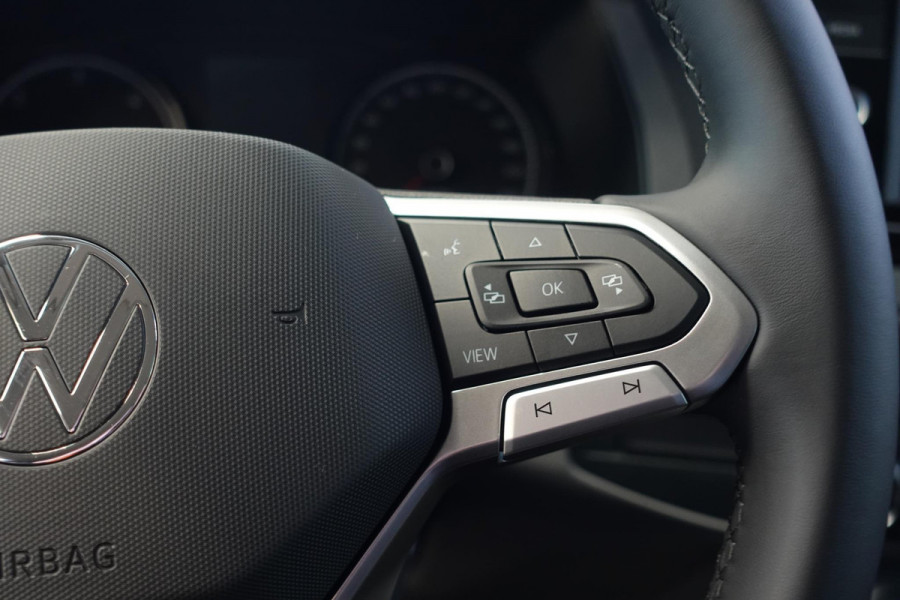 Volkswagen Transporter 2.0 TDI L2H1 28 Highline Automaat Airco Cruise Control Navi PDC V&A Trekhaak