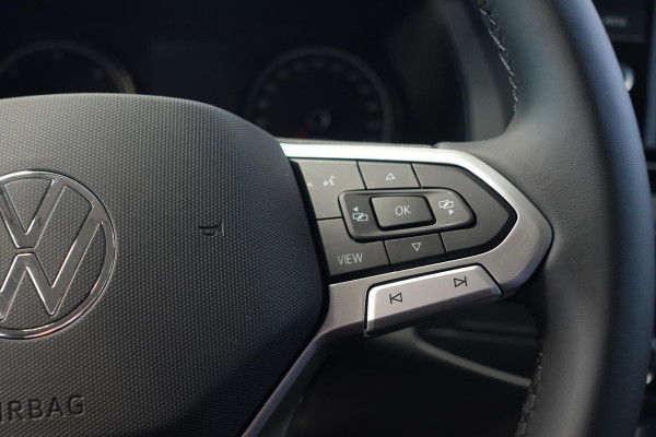Volkswagen Transporter 2.0 TDI L2H1 28 Highline Automaat Airco Cruise Control Navi PDC V&A Trekhaak