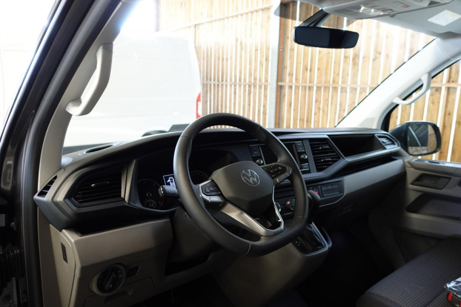 Volkswagen Transporter 2.0 TDI L2H1 28 Highline Automaat Airco Cruise Control Navi PDC V&A Trekhaak