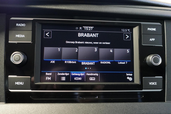 Volkswagen Transporter 2.0 TDI L2H1 28 Highline Automaat Airco Cruise Control Navi PDC V&A Trekhaak