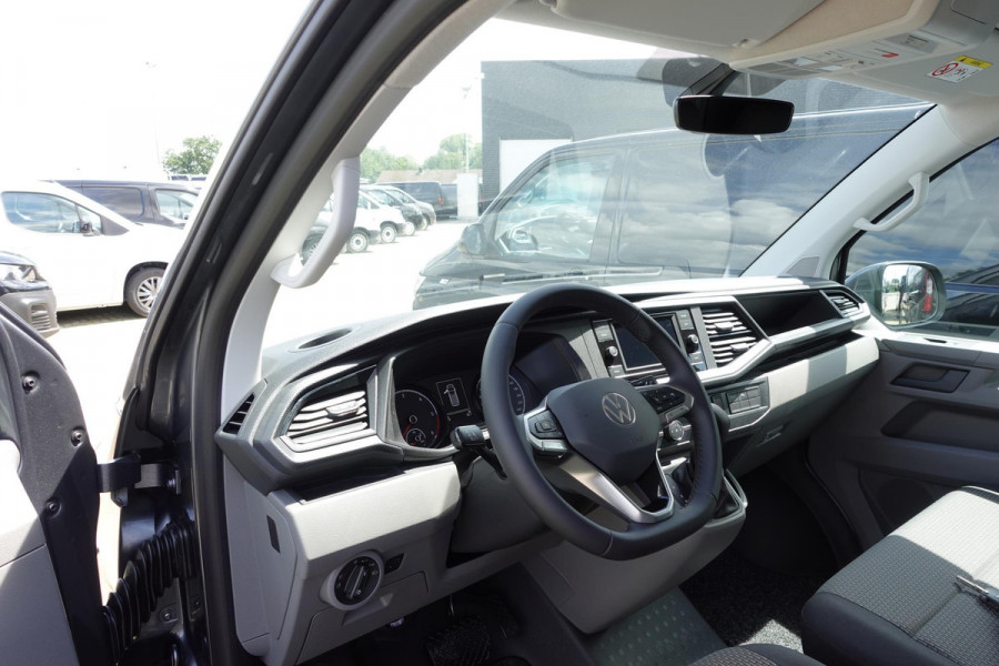 Volkswagen Transporter 2.0 TDI L2H1 28 Highline Automaat Airco Cruise Control Navi PDC V&A Trekhaak