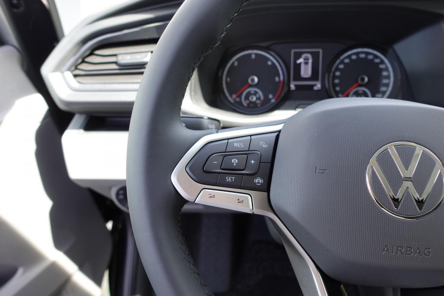 Volkswagen Transporter 2.0 TDI L2H1 28 Highline Automaat Airco Cruise Control Navi PDC V&A Trekhaak