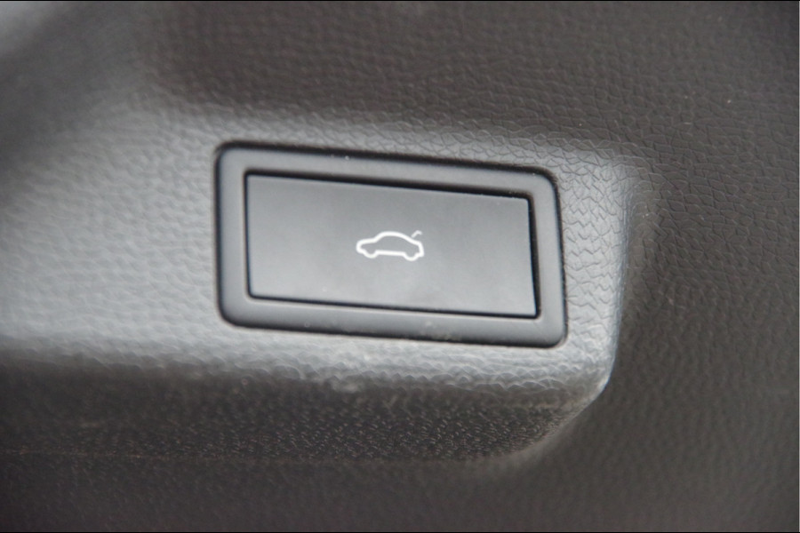 Volkswagen ID. Buzz Cargo 77 kWh 204PK, 3-ZITS, LED, ADAPT. CRUISE, CAMERA, STOELVERWARMING, STUURVERWARMING, CARPLAY, ELEKTR. ACHTERKLEP, PARKEERSE