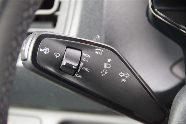 Volkswagen ID. Buzz Cargo 77 kWh 204PK, 3-ZITS, LED, ADAPT. CRUISE, CAMERA, STOELVERWARMING, STUURVERWARMING, CARPLAY, ELEKTR. ACHTERKLEP, PARKEERSE