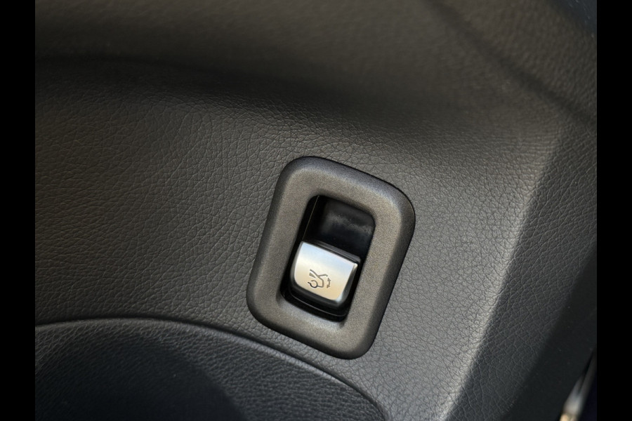 Mercedes-Benz C-Klasse Estate 180 Business AMG / Automaat / Panorama / Elek. stoelen / Parkassist / 19'' LM