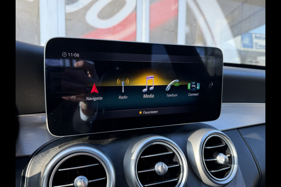 Mercedes-Benz C-Klasse Estate 180 Business AMG / Automaat / Panorama / Elek. stoelen / Parkassist / 19'' LM