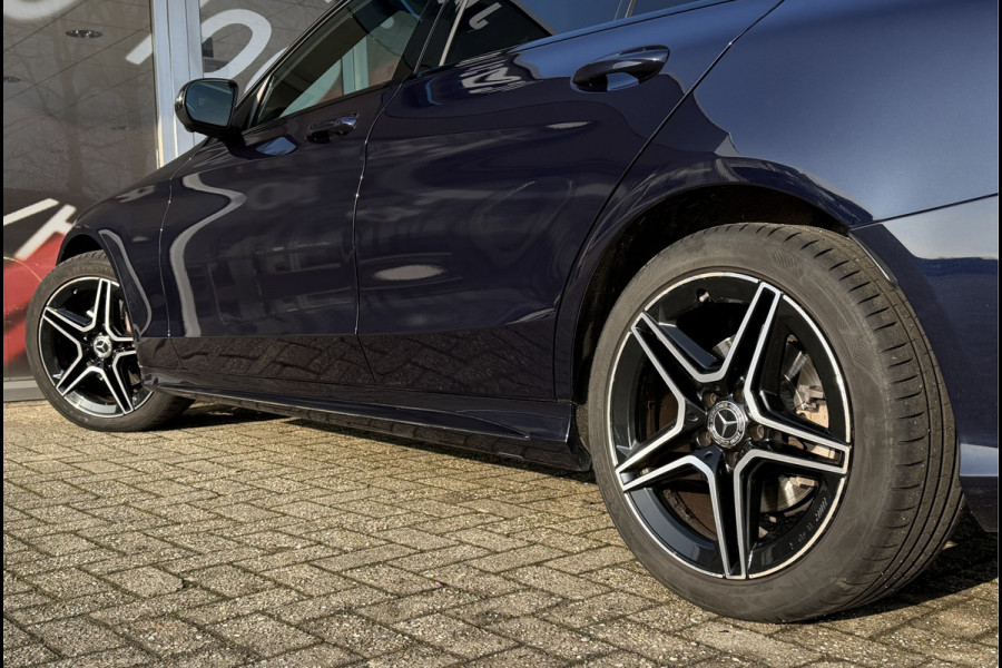 Mercedes-Benz C-Klasse Estate 180 Business AMG / Automaat / Panorama / Elek. stoelen / Parkassist / 19'' LM