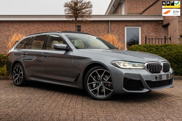 BMW 5 Serie Touring 530e Business Edition Plus M-Sport Laser Pano Memory Leder 19''