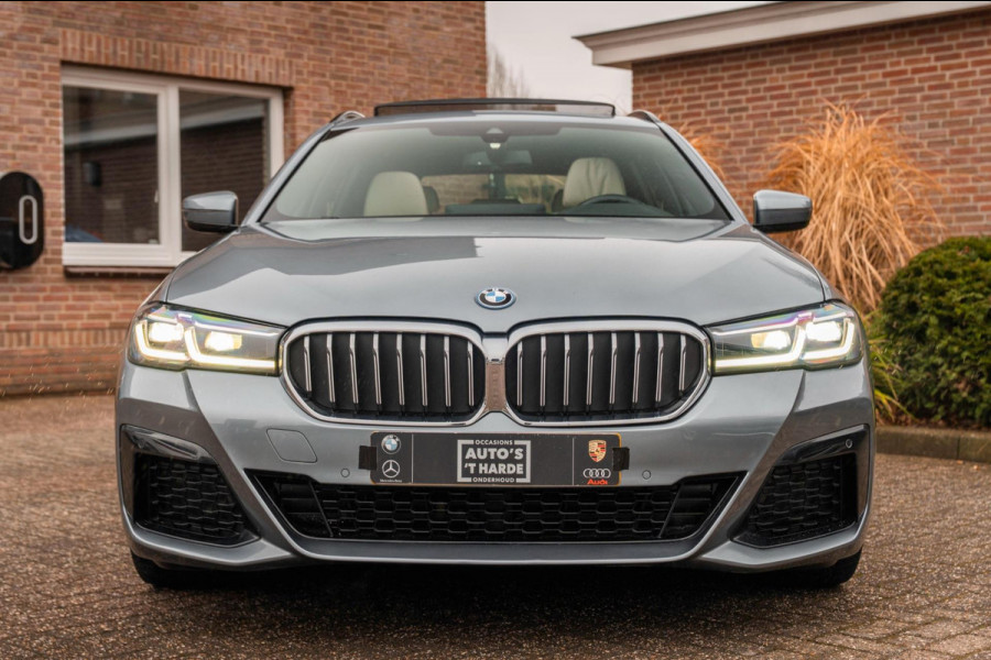 BMW 5 Serie Touring 530e Business Edition Plus M-Sport Laser Pano Memory Leder 19''