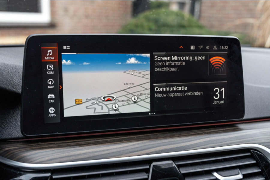 BMW 5 Serie Touring 530e Business Edition Plus M-Sport Laser Pano Memory Leder 19''