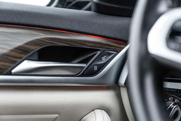 BMW 5 Serie Touring 530e Business Edition Plus M-Sport Laser Pano Memory Leder 19''