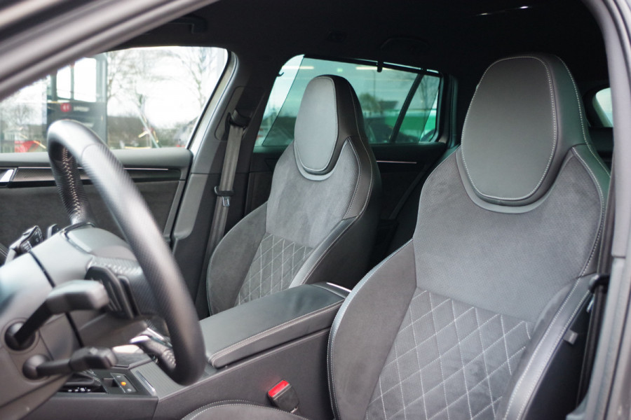 Škoda Superb Combi 1.4 TSI 218 PK iV Sportline BNS PHEV, Trekhaak, Memory, 4 x Stoelverwarming