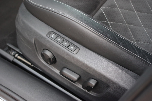 Škoda Superb Combi 1.4 TSI 218 PK iV Sportline BNS PHEV, Trekhaak, Memory, 4 x Stoelverwarming