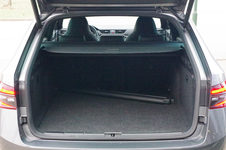 Škoda Superb Combi 1.4 TSI 218 PK iV Sportline BNS PHEV, Trekhaak, Memory, 4 x Stoelverwarming