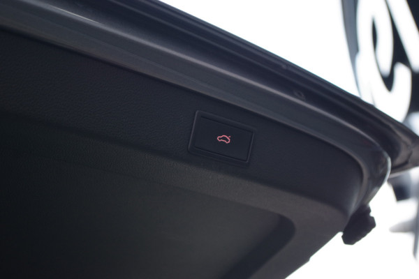 Škoda Superb Combi 1.4 TSI 218 PK iV Sportline BNS PHEV, Trekhaak, Memory, 4 x Stoelverwarming