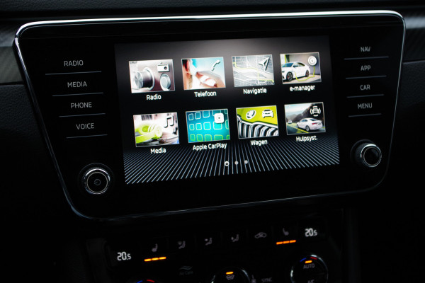 Škoda Superb Combi 1.4 TSI 218 PK iV Sportline BNS PHEV, Trekhaak, Memory, 4 x Stoelverwarming