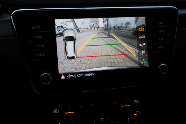 Škoda Superb Combi 1.4 TSI 218 PK iV Sportline BNS PHEV, Trekhaak, Memory, 4 x Stoelverwarming