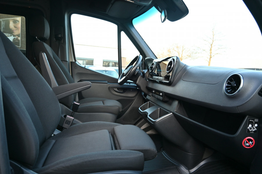 Mercedes-Benz Sprinter 319 CDI 4x4 L2H2 AWD Draaistoelen, MBUX 10.25 met 360 graden camera, LED, Etc.