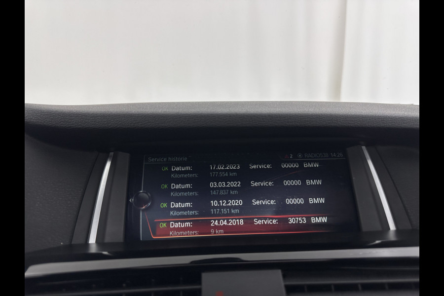 BMW X4 xDrive20d M-Sportpack High Executive Black-Edition Aut. *PANO | LEATHER | BI-XENON | ADAPTIVE-CRUISE | KEYLESS | HEATED-SPORTSEATS | NAVI-FULLMAP | CAMERA | ECC | HEAD-UP | PDC | SHIFTPADDLES | TOWBAR | PRIVACYGLASS | 20''ALU *