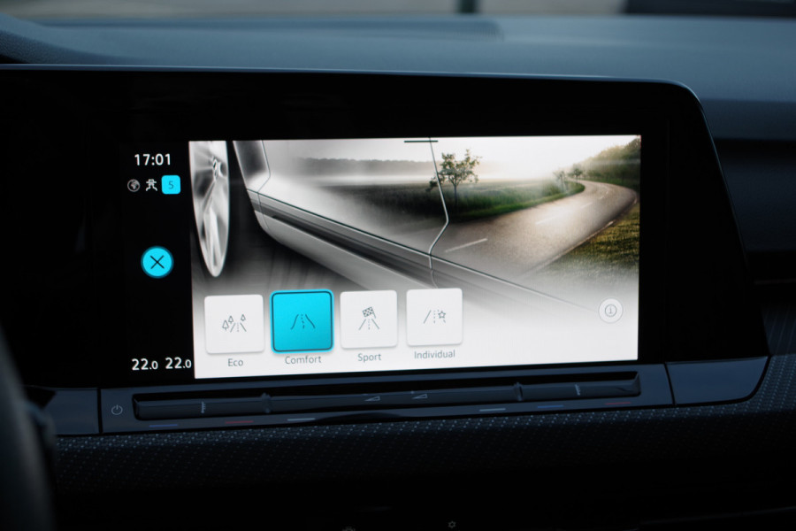 Volkswagen Golf 1.5 eTSI 131 PK R-Line, Camera, Adap. Cruise Control, LED, Camera