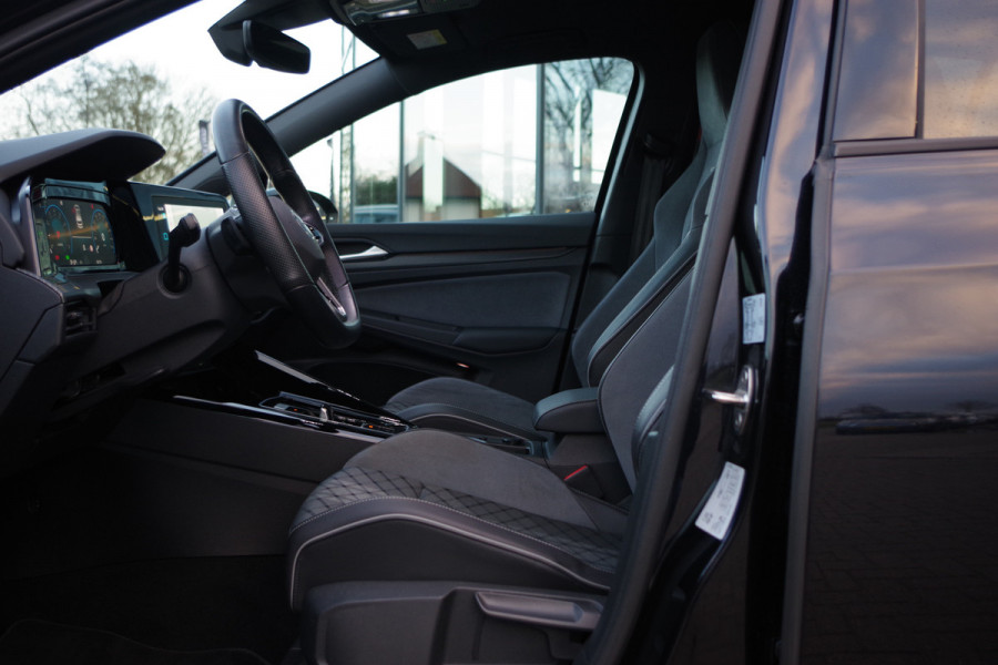 Volkswagen Golf 1.5 eTSI 131 PK R-Line, Camera, Adap. Cruise Control, LED, Camera