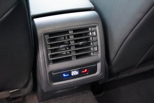 Volkswagen Golf 1.5 eTSI 131 PK R-Line, Camera, Adap. Cruise Control, LED, Camera