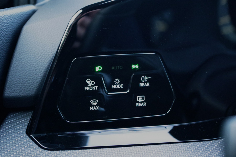 Volkswagen Golf 1.5 eTSI 131 PK R-Line, Camera, Adap. Cruise Control, LED, Camera