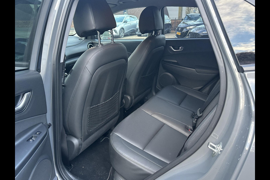 Hyundai Kona 1.6 GDI HEV Premium | DEALER ONDERHOUDEN | STOEL VERKOELING/VERWARMING | STUURWIEL VERWARMD | ACHTERBANK VERWARMD | HEAD UP | APPLECARPLAY \ AINDROID AUTO | AFNM. TREKHAAK | KRELL BOXEN |