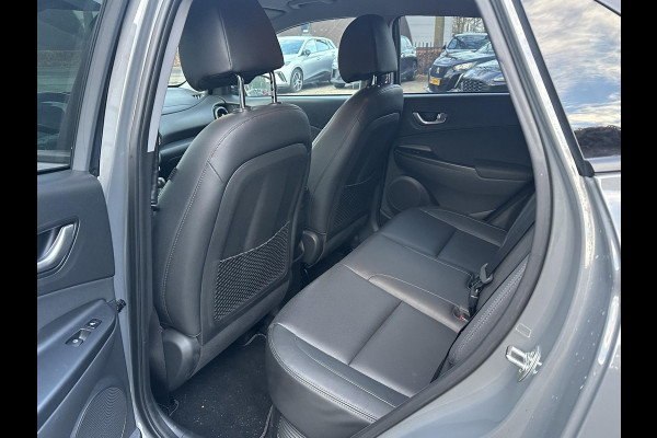 Hyundai Kona 1.6 GDI HEV Premium | DEALER ONDERHOUDEN | STOEL VERKOELING/VERWARMING | STUURWIEL VERWARMD | ACHTERBANK VERWARMD | HEAD UP | APPLECARPLAY \ AINDROID AUTO | AFNM. TREKHAAK | KRELL BOXEN |