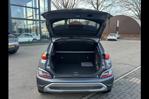 Hyundai Kona 1.6 GDI HEV Premium | DEALER ONDERHOUDEN | STOEL VERKOELING/VERWARMING | STUURWIEL VERWARMD | ACHTERBANK VERWARMD | HEAD UP | APPLECARPLAY \ AINDROID AUTO | AFNM. TREKHAAK | KRELL BOXEN |
