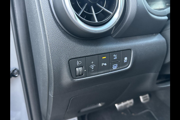 Hyundai Kona 1.6 GDI HEV Premium | DEALER ONDERHOUDEN | STOEL VERKOELING/VERWARMING | STUURWIEL VERWARMD | ACHTERBANK VERWARMD | HEAD UP | APPLECARPLAY \ AINDROID AUTO | AFNM. TREKHAAK | KRELL BOXEN |