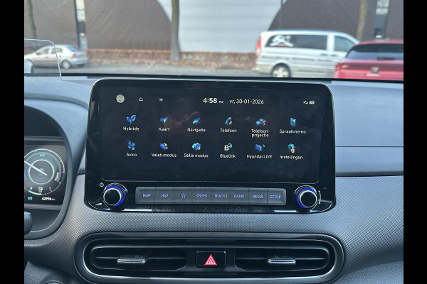 Hyundai Kona 1.6 GDI HEV Premium | DEALER ONDERHOUDEN | STOEL VERKOELING/VERWARMING | STUURWIEL VERWARMD | ACHTERBANK VERWARMD | HEAD UP | APPLECARPLAY \ AINDROID AUTO | AFNM. TREKHAAK | KRELL BOXEN |