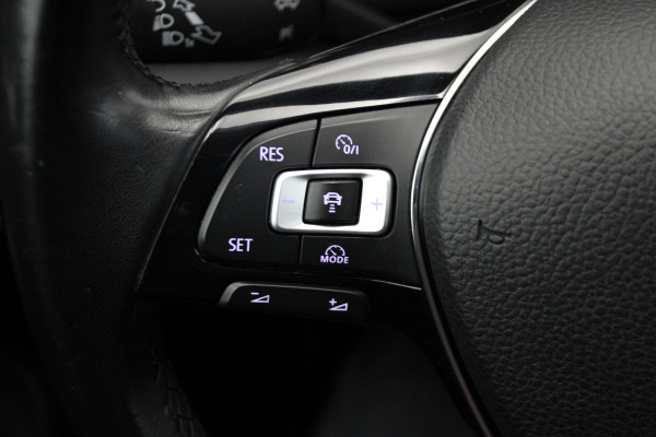 Volkswagen T-Roc 1.0 TSI Style |Pano|Navi|