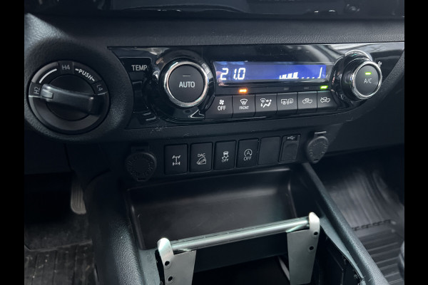 Toyota Hilux 2.4 D-4D-F Double Cab Professional